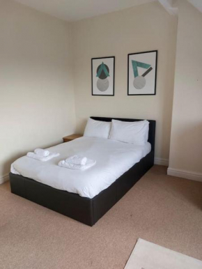 Views over the Peak District Apartment with WIFI